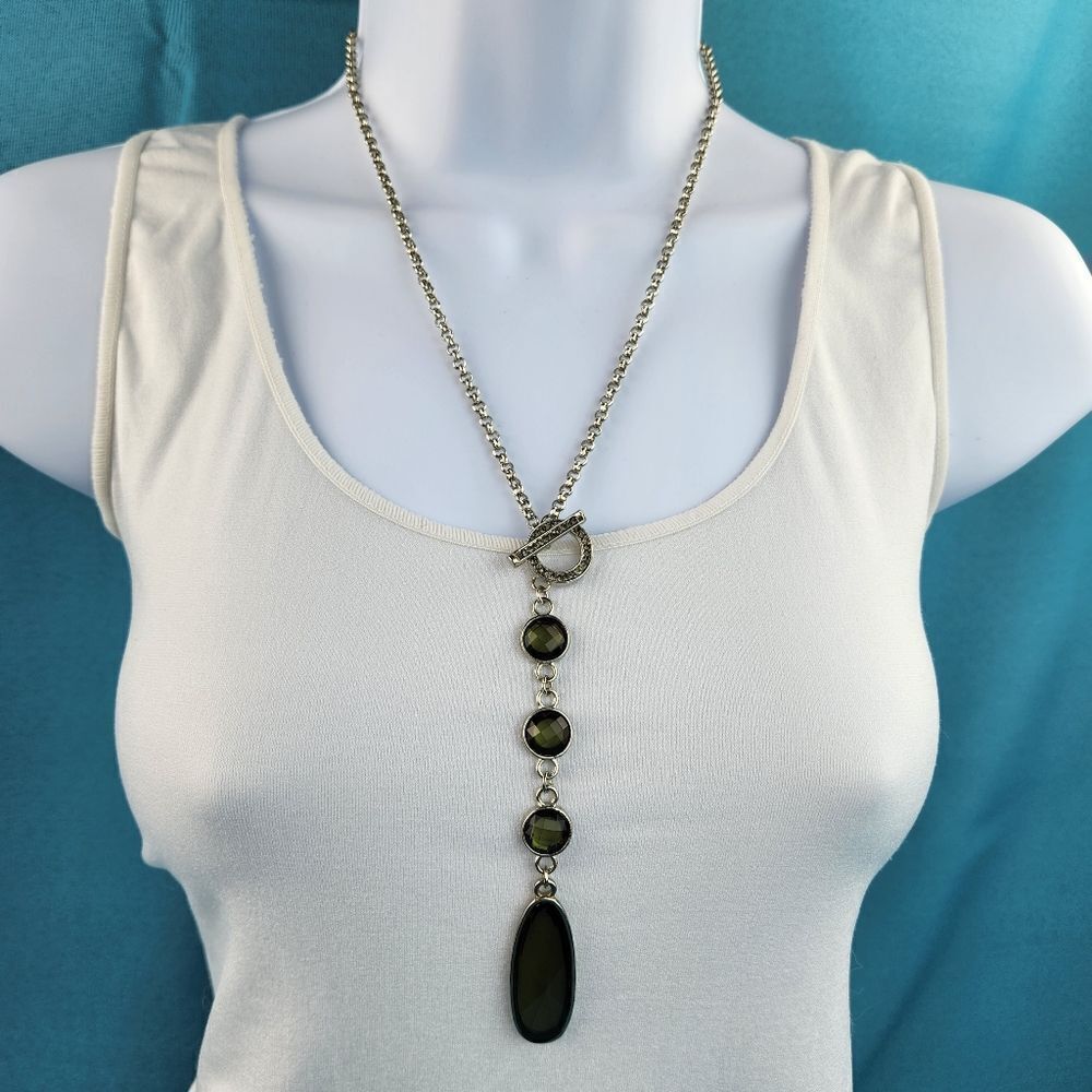 🔺️Silver Tone Chain & Green Beaded Drop Necklace - Picture 3 of 16